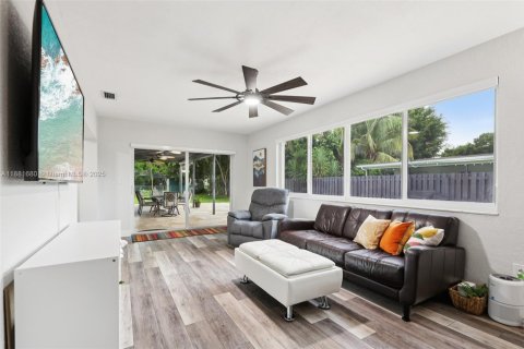 Casa en venta en Pembroke Pines, Florida, 3 dormitorios, 149.2 m2 № 1929547 - foto 14
