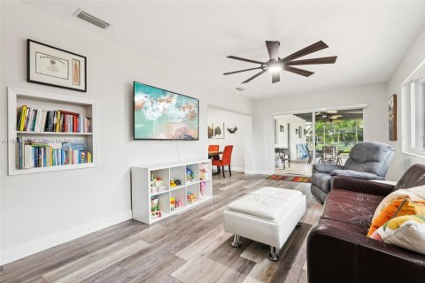 Casa en venta en Pembroke Pines, Florida, 3 dormitorios, 149.2 m2 № 1929547 - foto 13