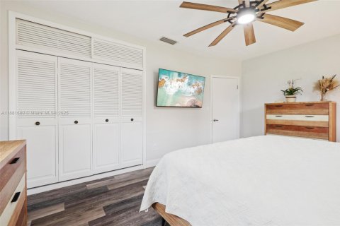 Casa en venta en Pembroke Pines, Florida, 3 dormitorios, 149.2 m2 № 1929547 - foto 25