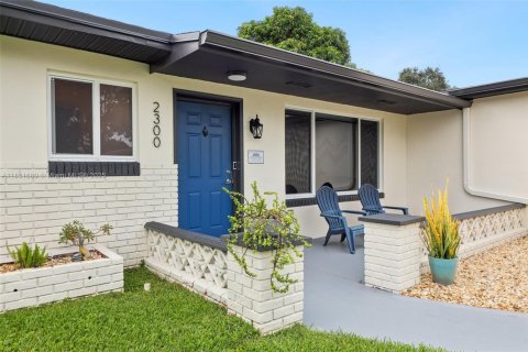Casa en venta en Pembroke Pines, Florida, 3 dormitorios, 149.2 m2 № 1929547 - foto 6