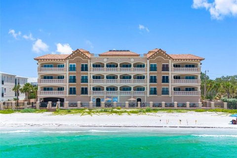 Condo in Indian Rocks Beach, Florida, 3 bedrooms  № 1858295 - photo 1