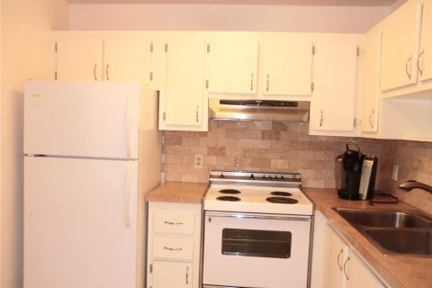 Condo in Sun City Center, Florida, 1 bedroom  № 2272828 - photo 6