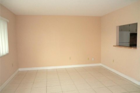 Condo in Sun City Center, Florida, 1 bedroom  № 2272828 - photo 4