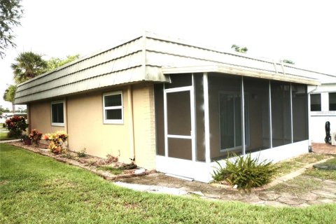 Condo in Sun City Center, Florida, 1 bedroom  № 2272828 - photo 16
