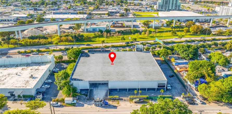 Коммерческая недвижимость в Майами, Флорида № 1985583