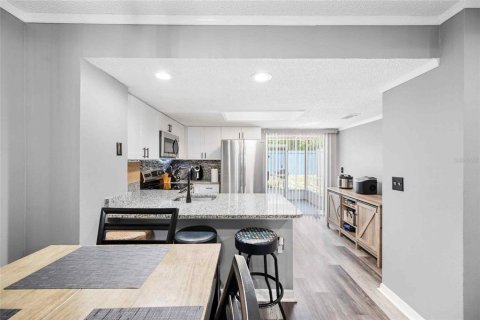 Touwnhouse à vendre à Palm Harbor, Floride: 2 chambres, 107.86 m2 № 2205848 - photo 3