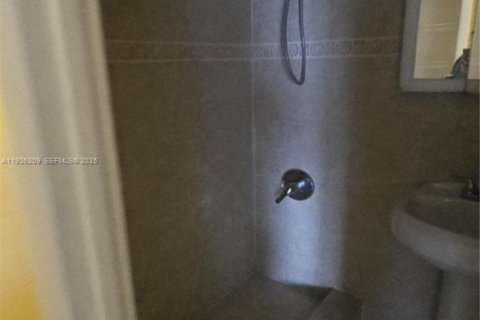 Condominio en alquiler en Homestead, Florida, 2 dormitorios, 99.87 m2 № 1984701 - foto 8