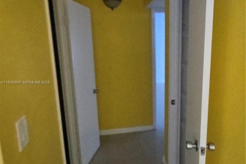 Condominio en alquiler en Homestead, Florida, 2 dormitorios, 99.87 m2 № 1984701 - foto 3