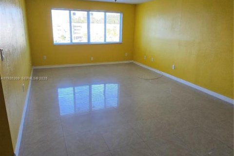 Condominio en alquiler en Homestead, Florida, 2 dormitorios, 99.87 m2 № 1984701 - foto 2