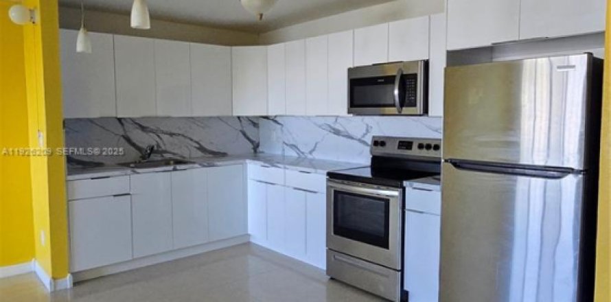 Condominio en Homestead, Florida, 2 dormitorios  № 1984701