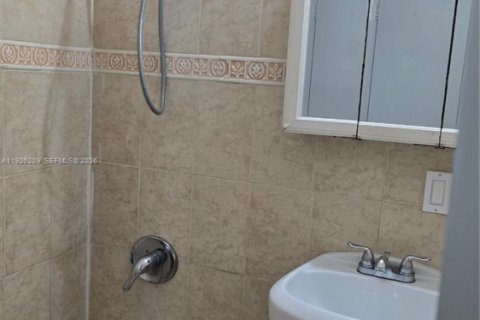 Condominio en alquiler en Homestead, Florida, 2 dormitorios, 99.87 m2 № 1984701 - foto 9