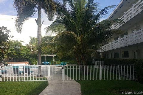 Copropriété à louer à North Miami, Floride: 1 chambre, 81.75 m2 № 2058147 - photo 13