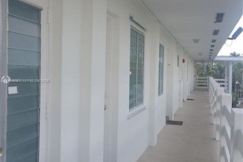 Copropriété à louer à North Miami, Floride: 1 chambre, 81.75 m2 № 2058147 - photo 11