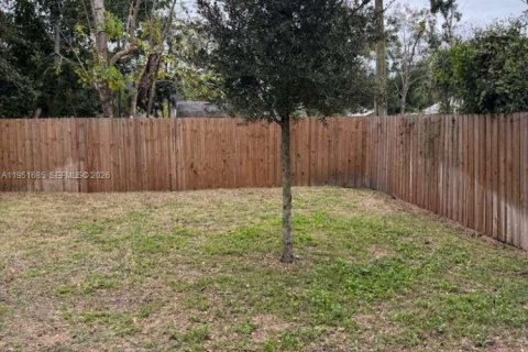 Casa en venta en Saint Petersburg, Florida, 3 dormitorios № 2008090 - foto 4