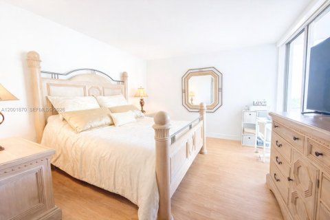 Copropriété à louer à Aventura, Floride: 3 chambres, 148.64 m2 № 2065741 - photo 19