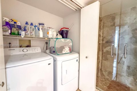 Copropriété à louer à Aventura, Floride: 3 chambres, 148.64 m2 № 2065741 - photo 11