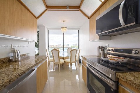 Copropriété à louer à Aventura, Floride: 3 chambres, 148.64 m2 № 2065741 - photo 5