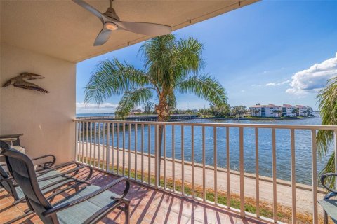 Condominio en venta en Saint Petersburg, Florida, 2 dormitorios, 116.59 m2 № 1437553 - foto 27
