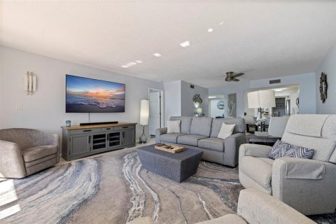 Condominio en venta en Saint Petersburg, Florida, 2 dormitorios, 116.59 m2 № 1437553 - foto 19