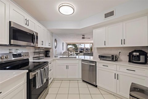 Condominio en venta en Saint Petersburg, Florida, 2 dormitorios, 116.59 m2 № 1437553 - foto 8