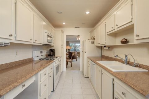 Condo in Saint Petersburg, Florida, 2 bedrooms  № 1846422 - photo 15
