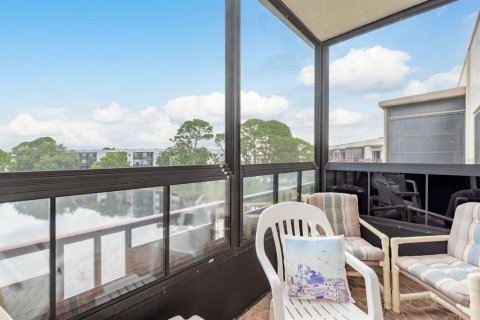 Condo in Saint Petersburg, Florida, 2 bedrooms  № 1846422 - photo 28