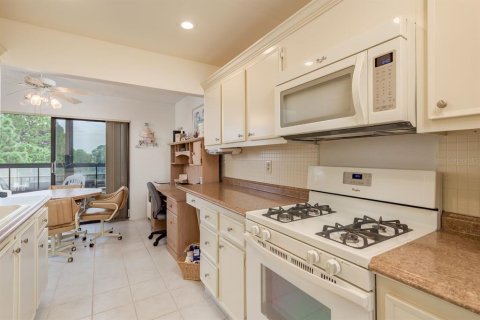 Condo in Saint Petersburg, Florida, 2 bedrooms  № 1846422 - photo 14