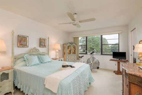 Condo in Saint Petersburg, Florida, 2 bedrooms  № 1846422 - photo 18