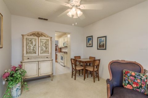 Condo in Saint Petersburg, Florida, 2 bedrooms  № 1846422 - photo 12