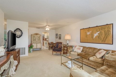 Condo in Saint Petersburg, Florida, 2 bedrooms  № 1846422 - photo 9