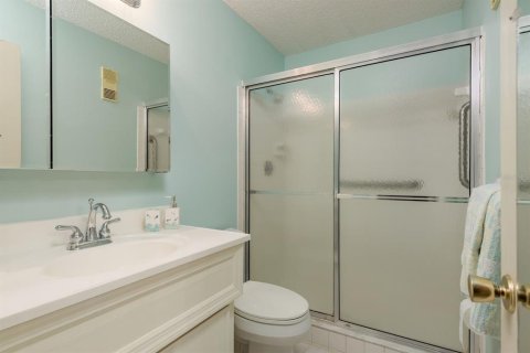 Condo in Saint Petersburg, Florida, 2 bedrooms  № 1846422 - photo 22