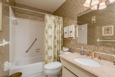 Condo in Saint Petersburg, Florida, 2 bedrooms  № 1846422 - photo 25