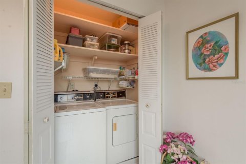 Condo in Saint Petersburg, Florida, 2 bedrooms  № 1846422 - photo 26