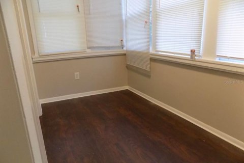 Immobilier commercial à vendre à Saint Petersburg, Floride: 4 chambres, 161.28 m2 № 2222891 - photo 8