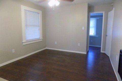 Immobilier commercial à vendre à Saint Petersburg, Floride: 4 chambres, 161.28 m2 № 2222891 - photo 2