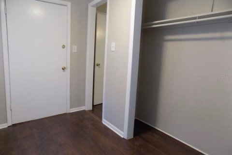 Immobilier commercial à vendre à Saint Petersburg, Floride: 4 chambres, 161.28 m2 № 2222891 - photo 9