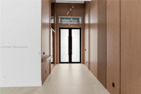 House in Cape Coral, Florida 4 bedrooms, 222.97 sq.m. № 1986225 - photo 8