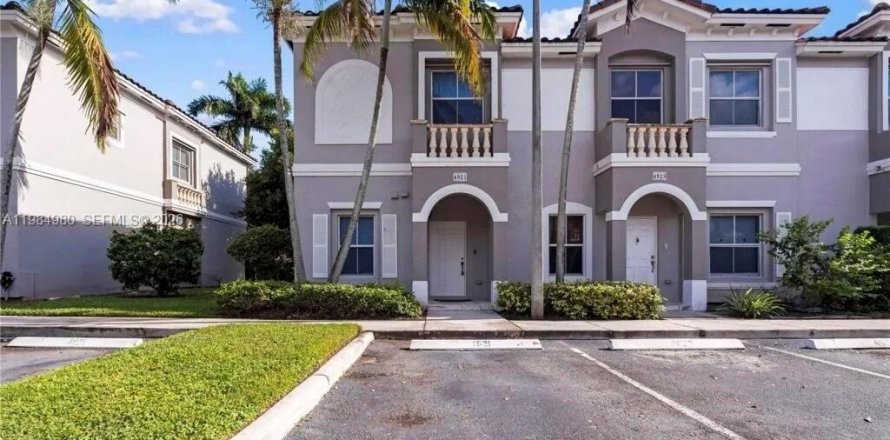 Condo in Miramar, Florida, 3 bedrooms  № 2050590