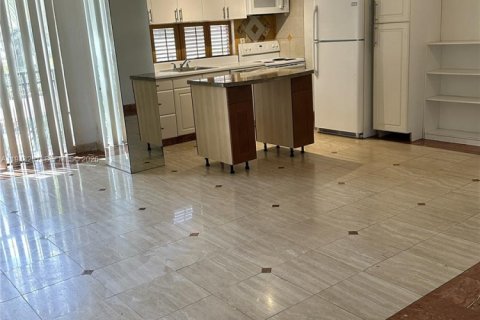 Снять в аренду кондоминиум в Санни-Айлс-Бич, Флорида 1 спальня, 71.26м2, № 2079782 - фото 3
