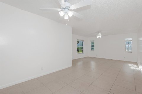 Appartement à louer à Coral Springs, Floride: 2 chambres, 790.32 m2 № 2253942 - photo 14