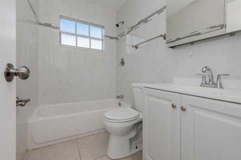 Appartement à louer à Coral Springs, Floride: 2 chambres, 790.32 m2 № 2253942 - photo 20