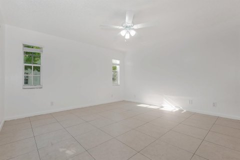 Appartement à louer à Coral Springs, Floride: 2 chambres, 790.32 m2 № 2253942 - photo 16