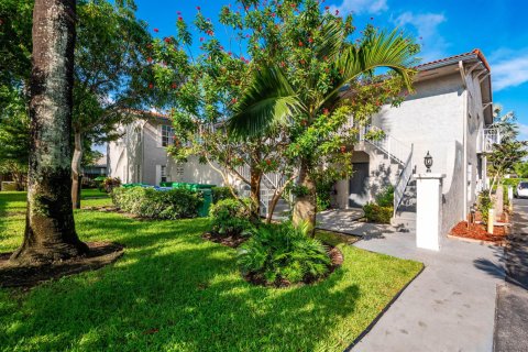 Appartement à louer à Coral Springs, Floride: 2 chambres, 790.32 m2 № 2253942 - photo 3