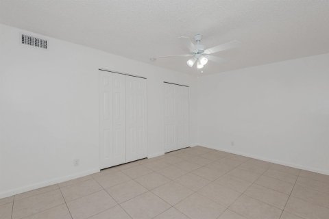 Appartement à louer à Coral Springs, Floride: 2 chambres, 790.32 m2 № 2253942 - photo 18