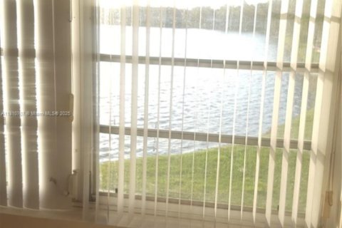 Купить кондоминиум в Майами, Флорида 37.81м2, № 1934209 - фото 3