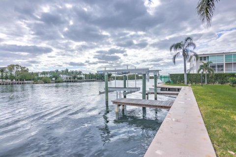Condo in Boynton Beach, Florida, 2 bedrooms  № 2181306 - photo 23