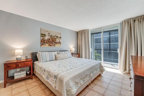 Condo in Boynton Beach, Florida, 2 bedrooms  № 2181306 - photo 13