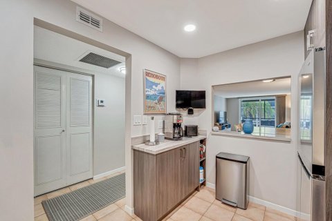 Condo in Boynton Beach, Florida, 2 bedrooms  № 2181306 - photo 9