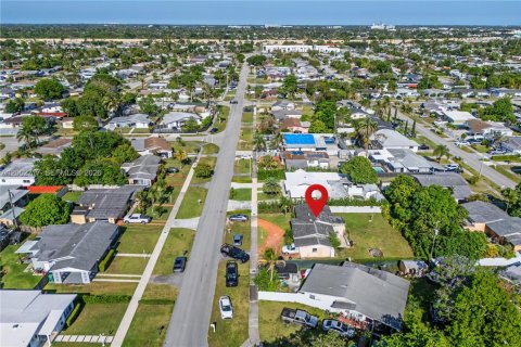 Villa ou maison à vendre à Miami, Floride: 3 chambres, 109.44 m2 № 2175690 - photo 27