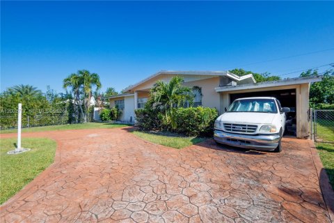 Villa ou maison à vendre à Miami, Floride: 3 chambres, 109.44 m2 № 2175690 - photo 7